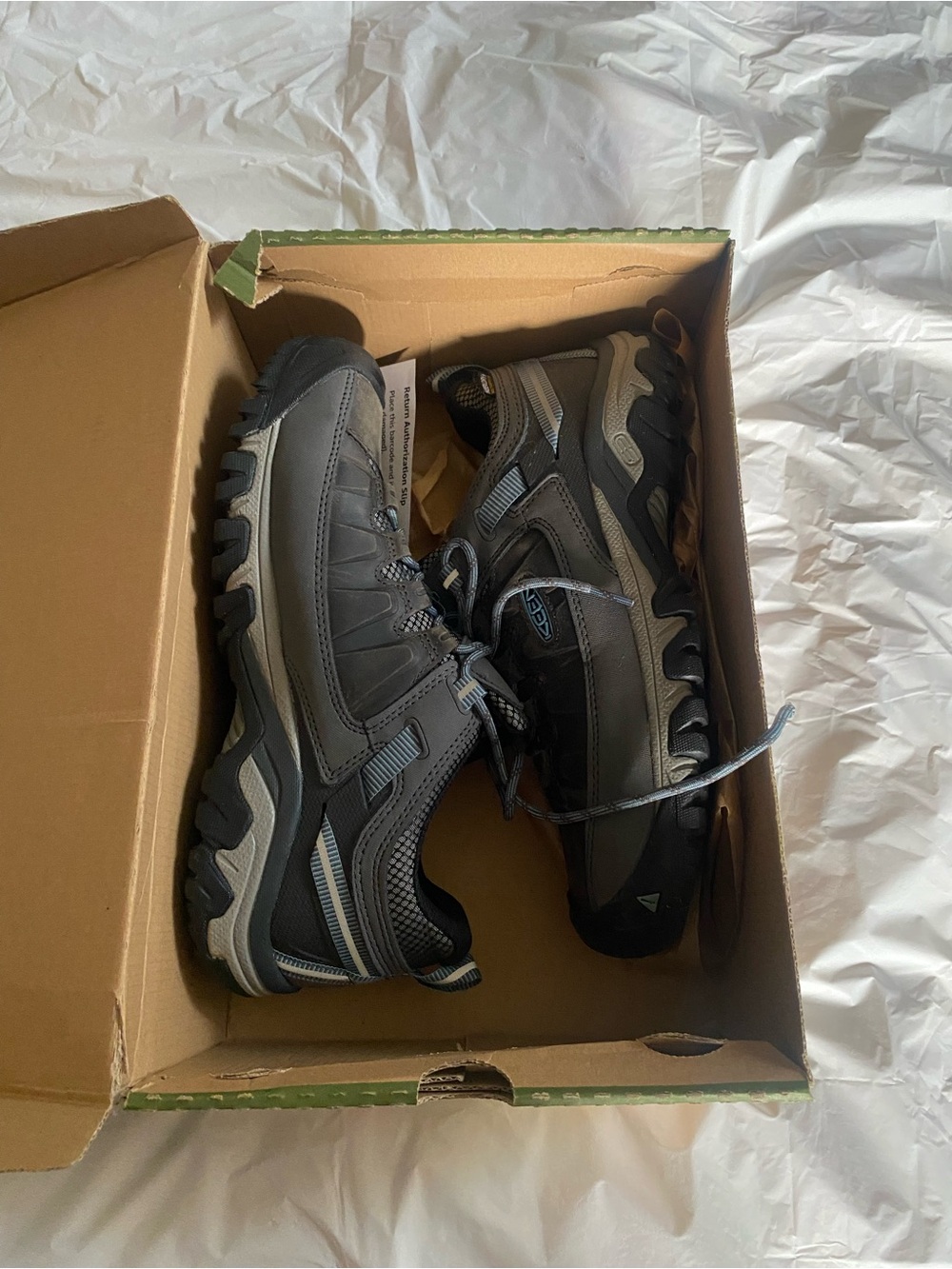 KEEN women’s Gray and Black Hiking Shoes, Targhee 3, brand new in box, size 10 - Picture 3 of 8